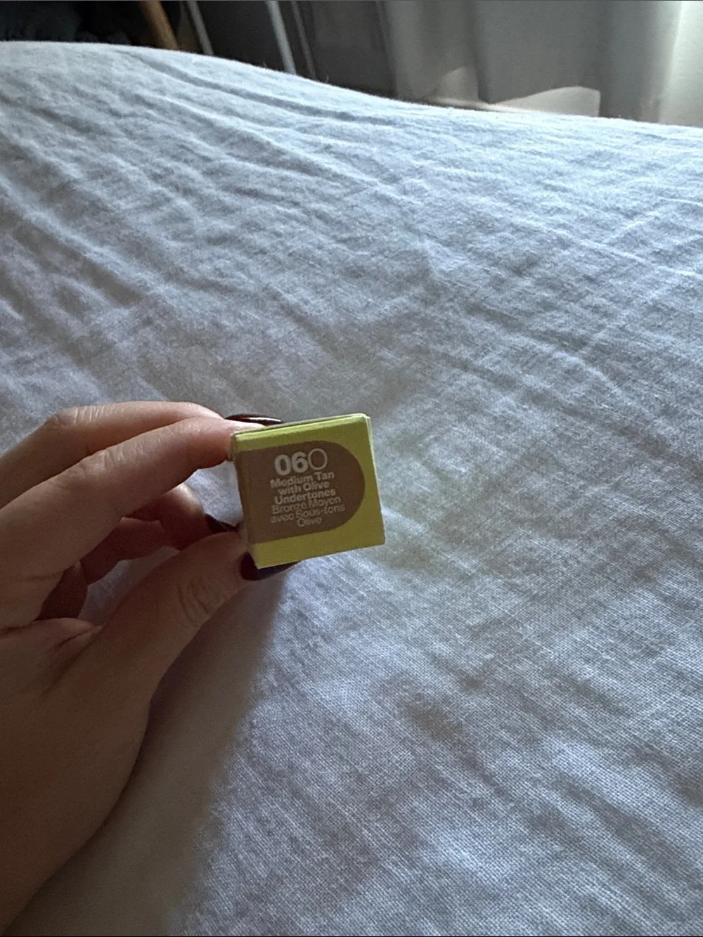 Kosas Revealer Revealer Concealer in 06O